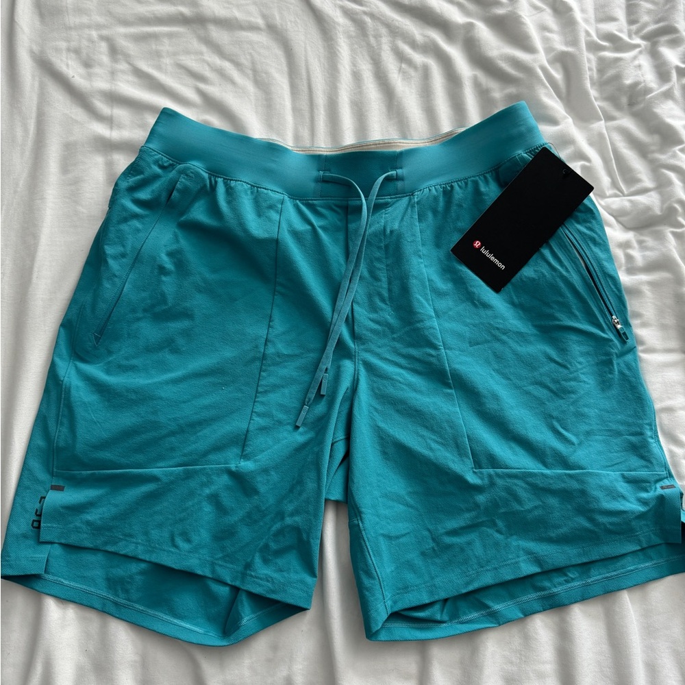 Lulu Lemon- License to Train shorts 7” Size L